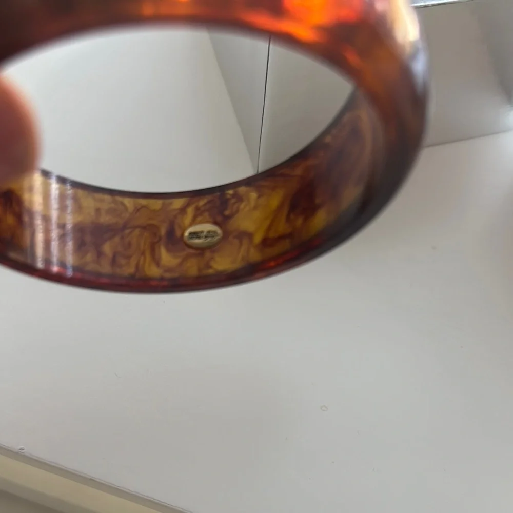 Rare J.Crew Lulu Frost Tortoise Bangle Bracelet - Picture 3 of 3